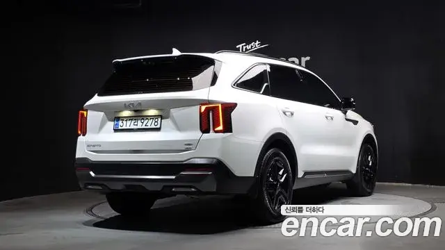 Kia Sorento 2023 — ფოტო 9/38