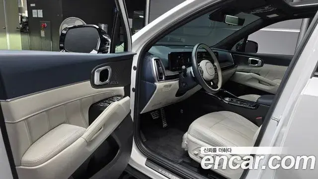 Kia Sorento 2023 — ფოტო 3/38