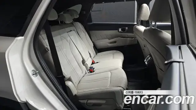 Kia Sorento 2023 — ფოტო 22/38