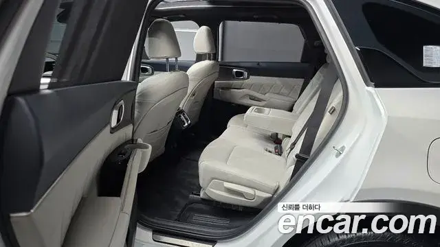 Kia Sorento 2023 — ფოტო 24/38