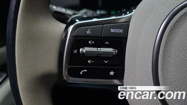 Kia Sorento 2023 — ფოტო 21/38
