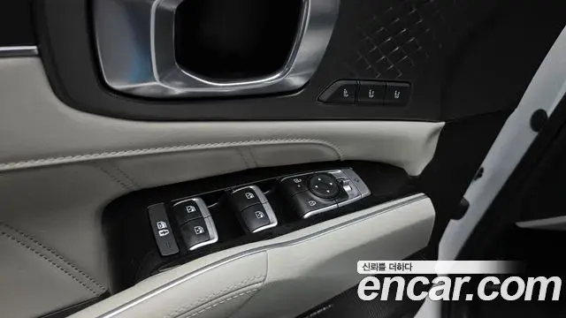 Kia Sorento 2023 — ფოტო 38/38