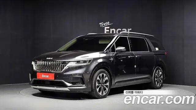 Kia Carnival 2023 — Photo 1/20
