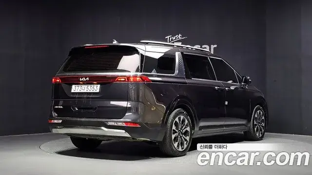 Kia Carnival 2023 — Photo 2/20