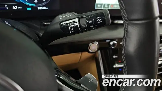 Kia Carnival 2023 — Photo 14/20