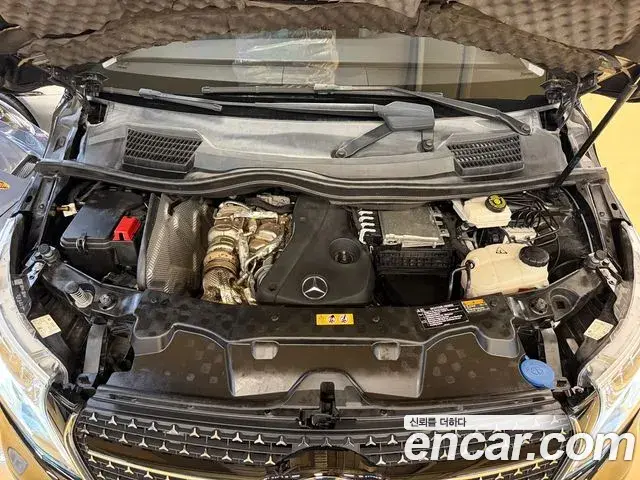 Mercedes-Benz V-Class 2022 — Фото 5/20
