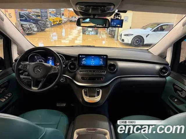 Mercedes-Benz V-Class 2022 — Фото 10/20