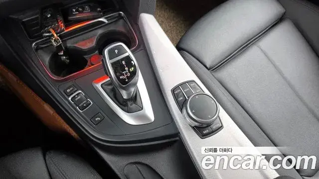 BMW 3 Series 2018 — Фото 9/20