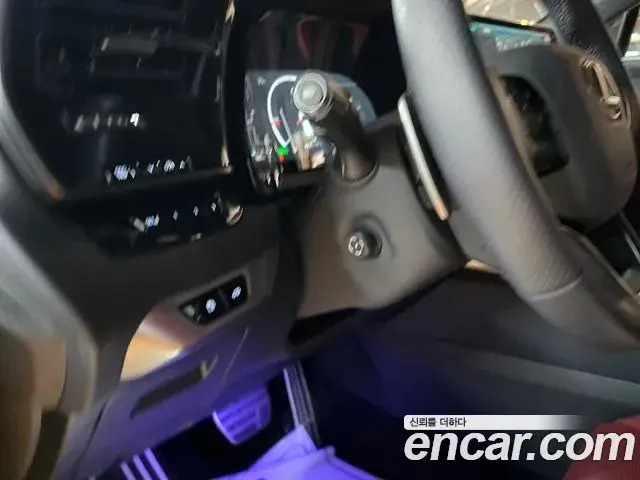 Lexus RX500h 2025 — ფოტო 17/18