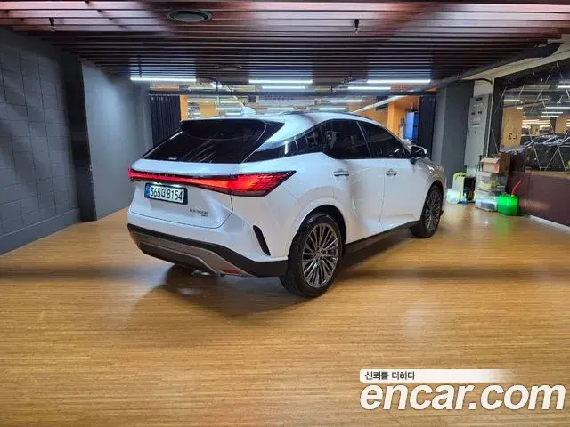 Lexus RX350h 2025 — Фото 1/18