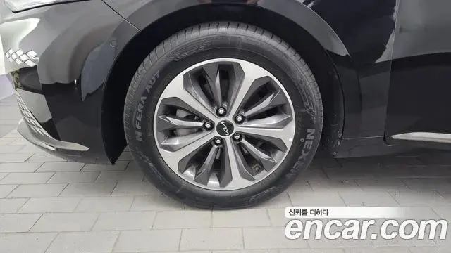 Kia K8 2022 — Photo 16/36