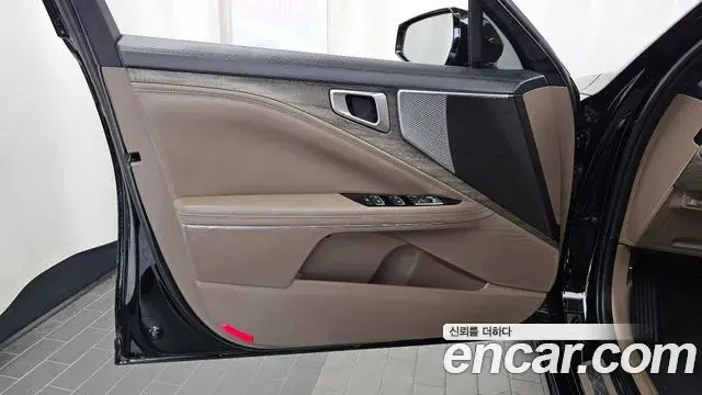 Kia K8 2022 — Photo 12/36