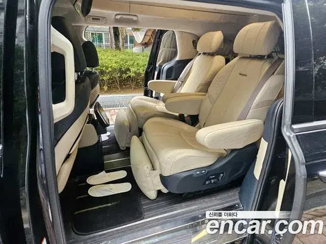 Kia Carnival 2022 — Фото 8/15