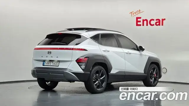 Hyundai Kona 2023 — Фото 2/20