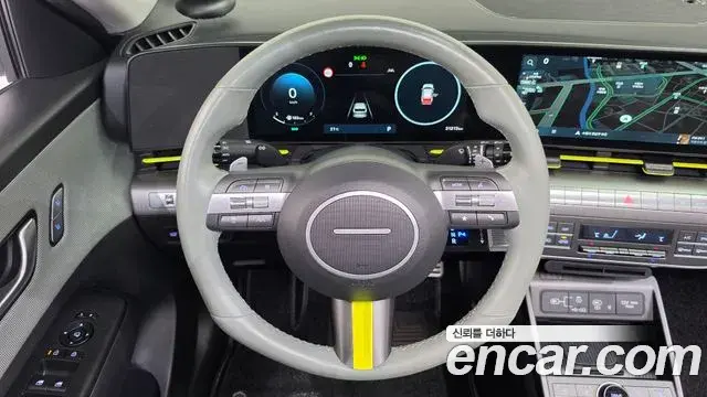 Hyundai Kona 2023 — Фото 13/20