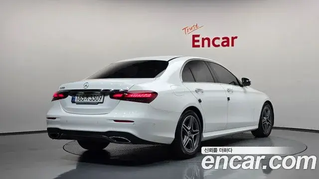 Mercedes-Benz E-Class 2023 — Фото 2/20