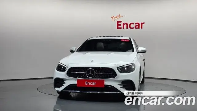 Mercedes-Benz E-Class 2023 — Фото 3/20