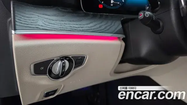 Mercedes-Benz E-Class 2023 — Фото 19/20