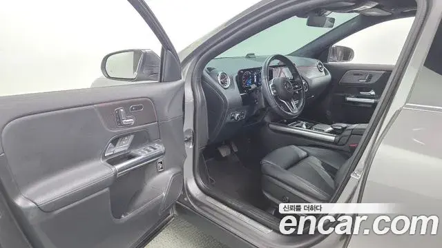 Mercedes-Benz GLA-Class 2021 — Фото 10/20