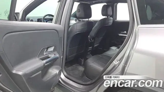 Mercedes-Benz GLA-Class 2021 — Фото 12/20