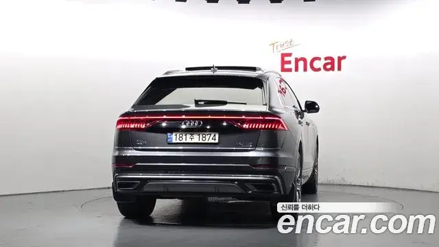 Audi Q7 2020 — Фото 4/20