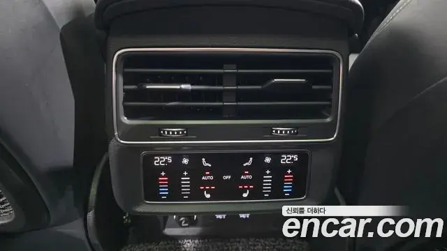 Audi Q7 2020 — Фото 18/20