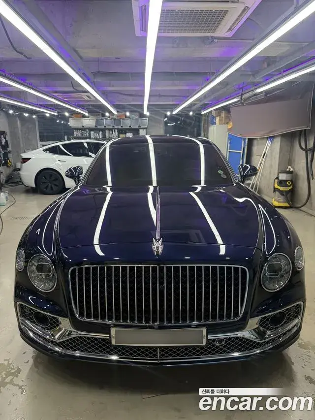 Bentley Flying Spur 2021 — Şəkil 8/10