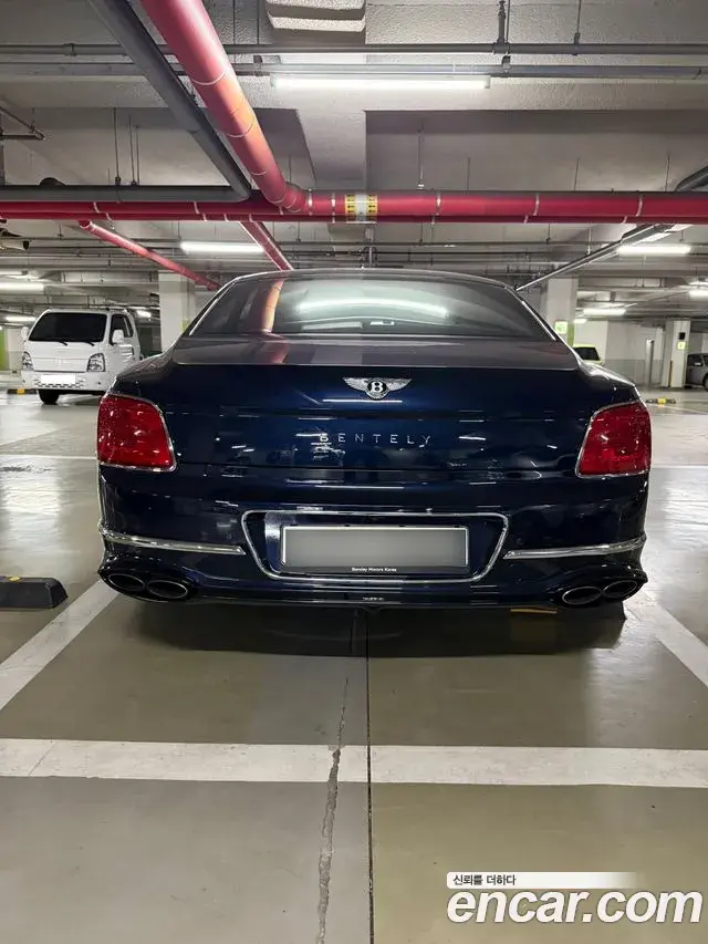 Bentley Flying Spur 2021 — Şəkil 6/10