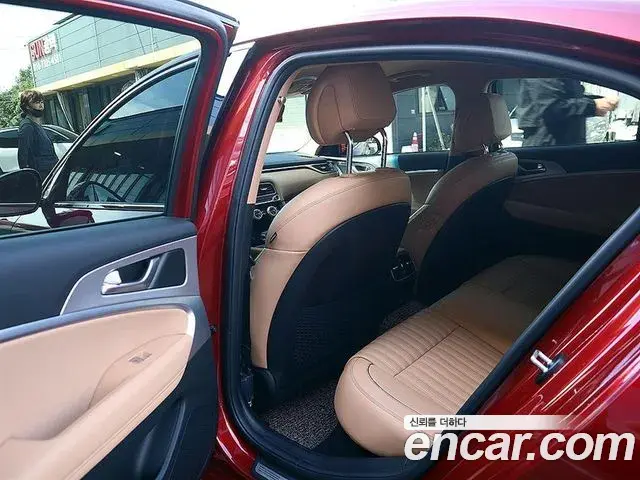 Genesis G70 2021 — Photo 13/20