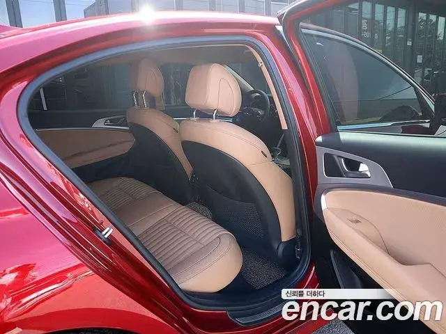 Genesis G70 2021 — Photo 15/20