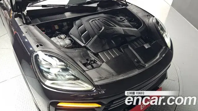 Porsche Cayenne 2019 — Фото 6/20