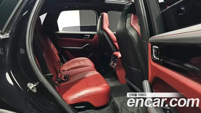 Porsche Cayenne 2019 — Фото 12/20