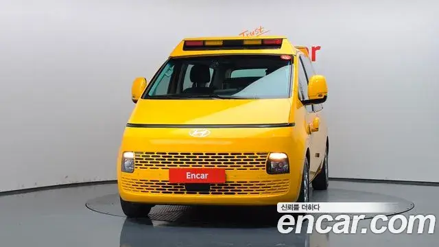Hyundai Staria 2025 — Photo 3/20