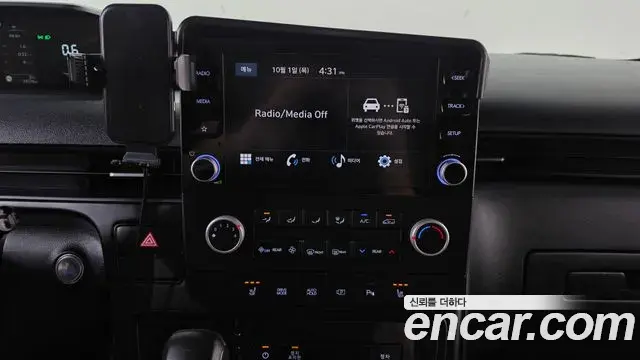Hyundai Staria 2025 — Photo 12/20