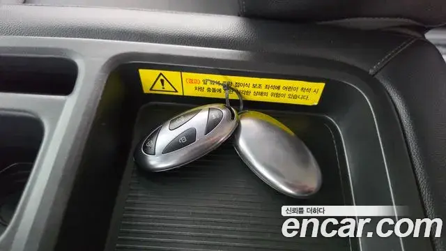 Hyundai Staria 2025 — Photo 16/20