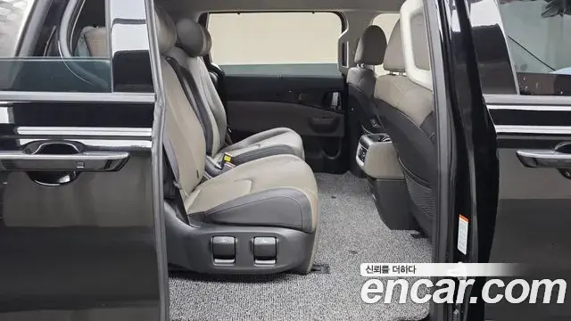 Kia Carnival 2024 — Şəkil 24/34