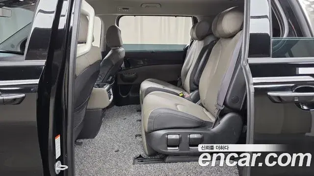 Kia Carnival 2024 — Şəkil 11/34