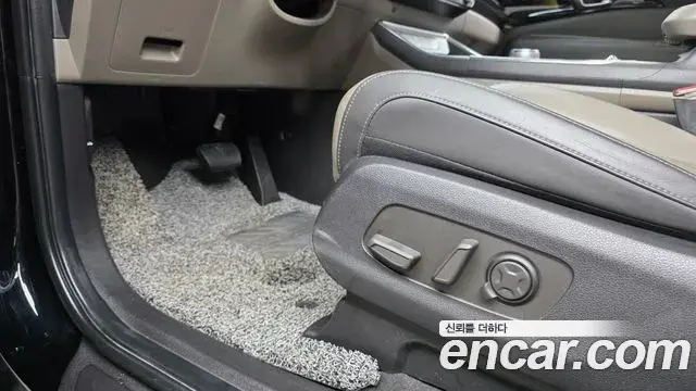 Kia Carnival 2024 — Şəkil 32/34