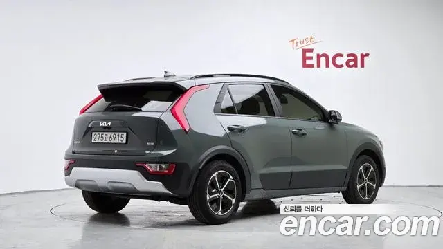 Kia Niro 2023 — Фото 2/20