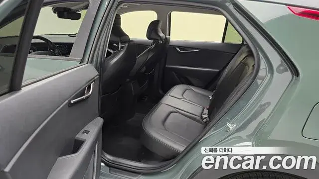 Kia Niro 2023 — Фото 12/20