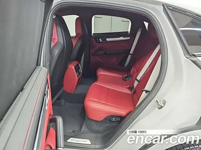 Porsche Cayenne 2023 — Фото 12/19
