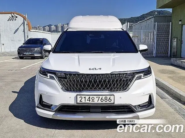 Kia Carnival 2021 — Фото 1/20