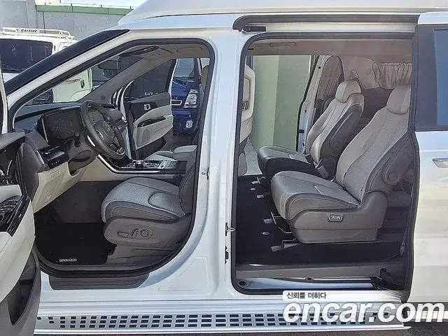 Kia Carnival 2021 — Фото 15/20