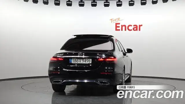 Mercedes-Benz E-Class 2021 — Фото 4/20