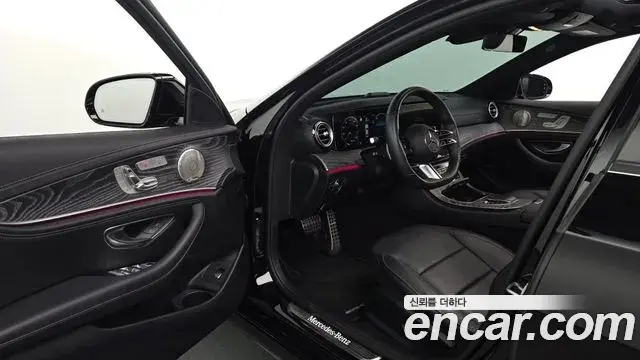 Mercedes-Benz E-Class 2021 — Фото 10/20