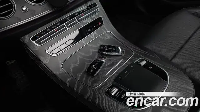 Mercedes-Benz E-Class 2021 — Фото 17/20