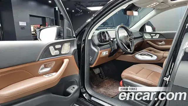 Mercedes-Benz GLE-Class 2025 — Фото 10/20