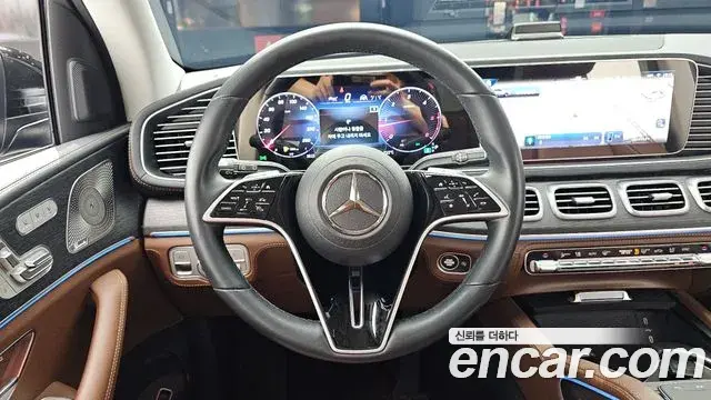Mercedes-Benz GLE-Class 2025 — Фото 13/20