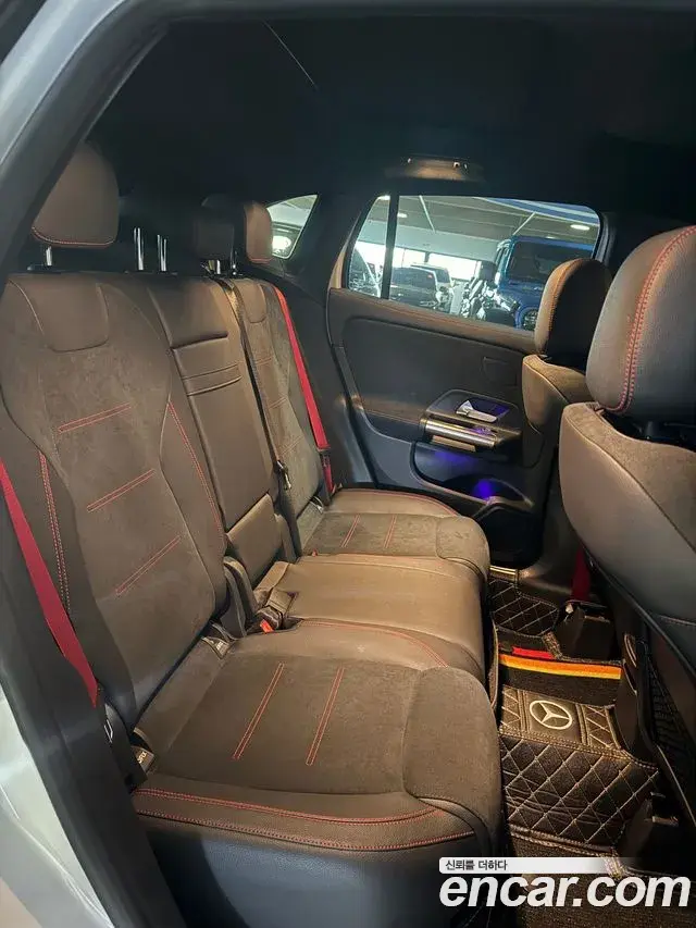 Mercedes-Benz GLA-Class 2022 — Фото 10/11