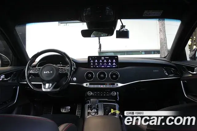 Kia Stinger 2021 — Photo 6/20